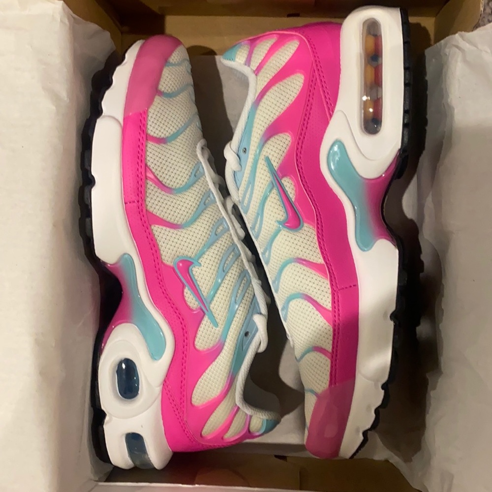 **SOLD** Women’s Nike Air Max Plus